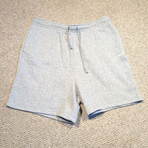 Nike Loose Fit High Rise Sweat Shorts Womens XL Gray Fleece Athletic Pockets Gym